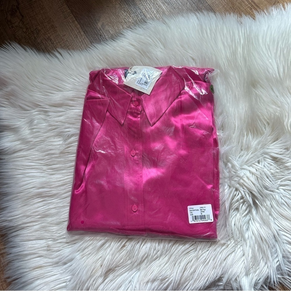 SER.O.YA Mel Top In Hot Pink - Picture 4 of 5